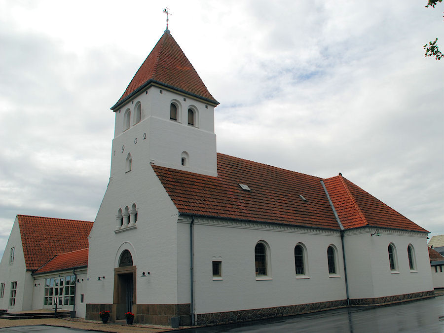 Bangsbostrand Kirke, Frederikshavn Provsti. All © copyright Jens Kinkel