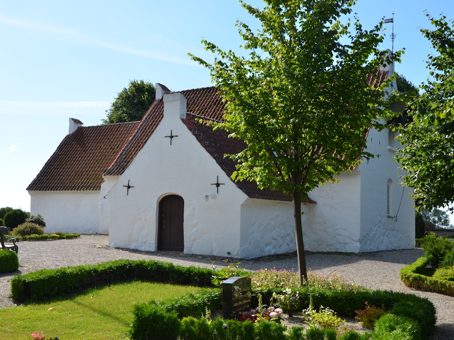 Alr� Kirke,  Odder Provsti. All � copyright Jens Kinkel