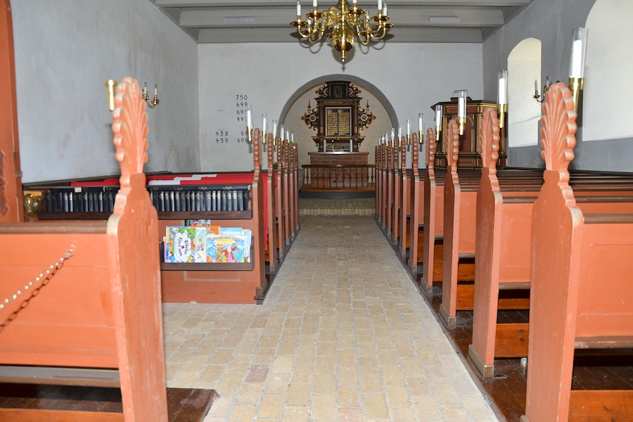 Alr� Kirke,  Odder Provsti. All � copyright Jens Kinkel