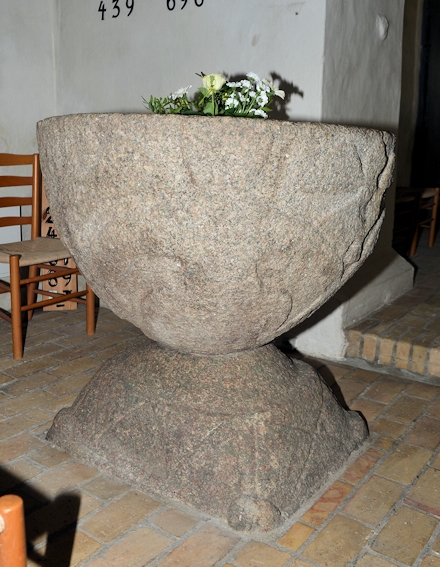 Alr� Kirke,  Odder Provsti. All � copyright Jens Kinkel