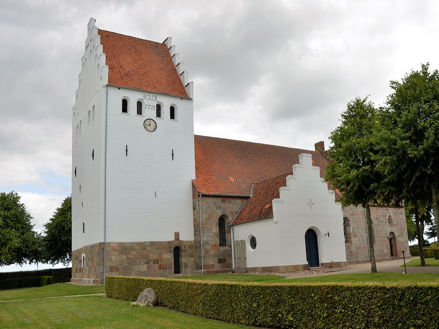 Gosmer Kirke,  Odder Provsti. All  copyright Jens Kinkel