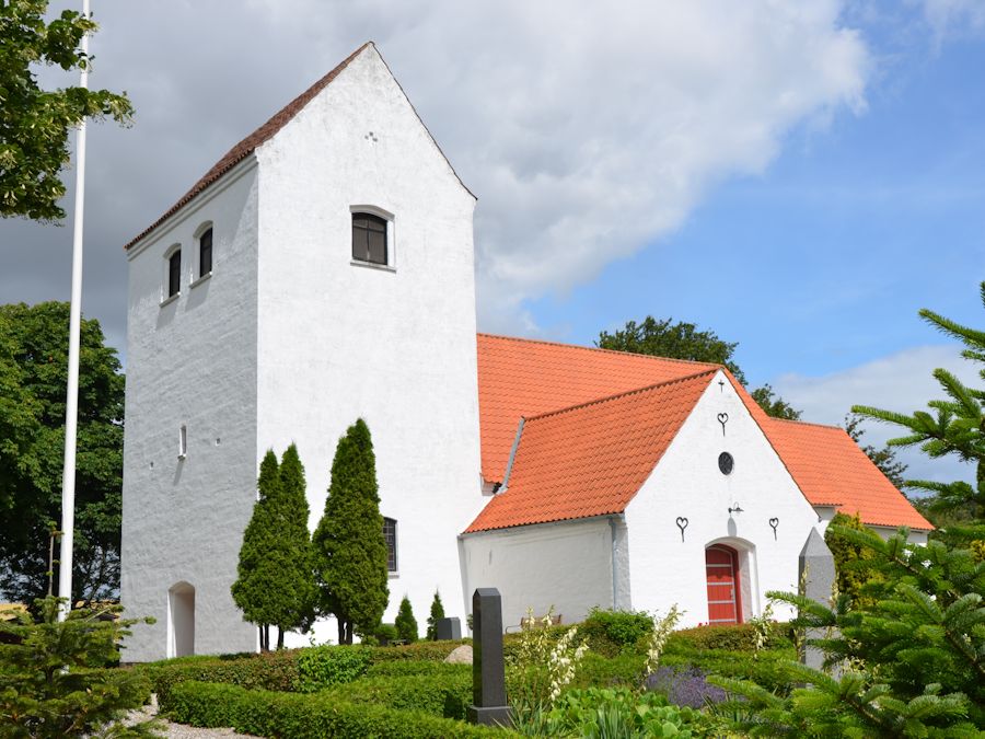 N�lev Kirke,  Odder Provsti. All � copyright Jens Kinkel