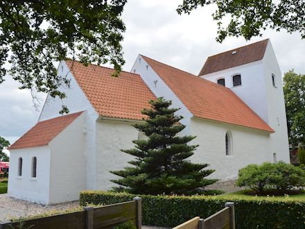 N�lev Kirke,  Odder Provsti. All � copyright Jens Kinkel