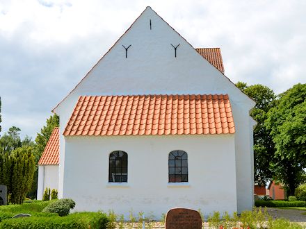 N�lev Kirke,  Odder Provsti. All � copyright Jens Kinkel