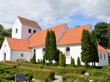 N�lev Kirke,  Odder Provsti. All � copyright Jens Kinkel