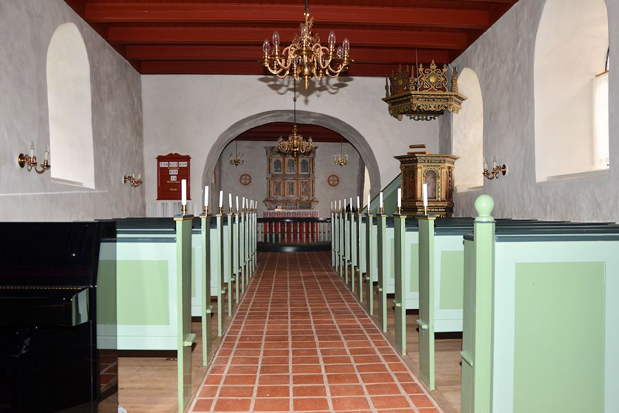 N�lev Kirke,  Odder Provsti. All � copyright Jens Kinkel