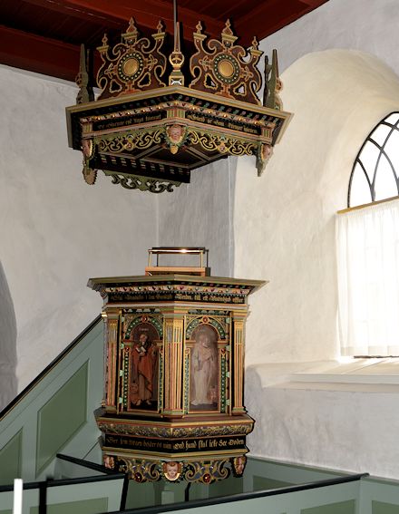 N�lev Kirke,  Odder Provsti. All � copyright Jens Kinkel