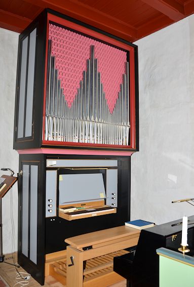 N�lev Kirke,  Odder Provsti. All � copyright Jens Kinkel