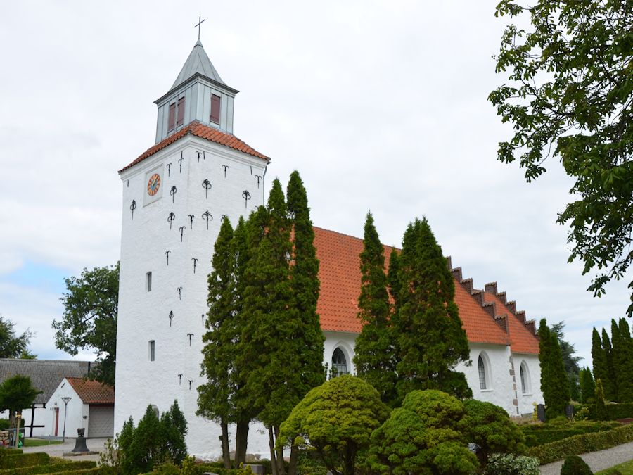 Saksild Kirke,  Odder Provsti. All © copyright Jens Kinkel