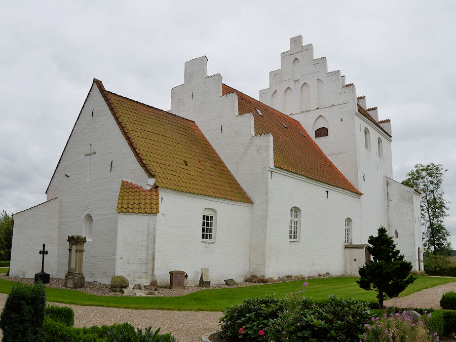 Skellerup Kirke, Kerteminde Provsti. All © copyright Jens Kinkel
