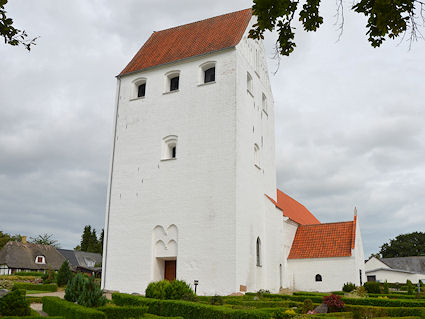 Frørup Kirke, Nyborg Provsti. All © copyright Jens Kinkel