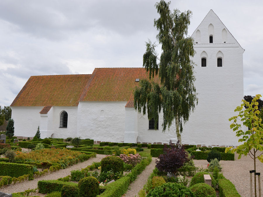 Øksendrup Kirke, Nyborg Provsti. All © copyright Jens Kinkel