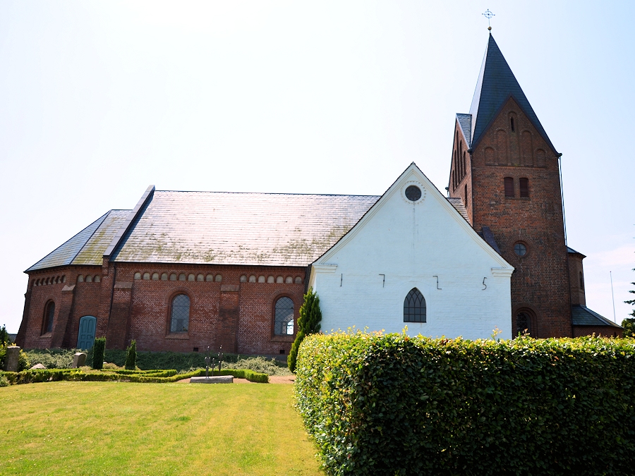 Barrit Kirke,  Hedensted Provsti. All © copyright Jens Kinkel
