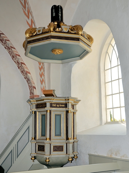 Daugård Kirke,  Hedensted Provsti. All © copyright Jens Kinkel