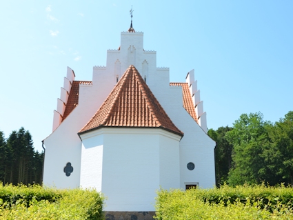 Juelsminde Kirke,  Hedensted Provsti. All © copyright Jens Kinkel