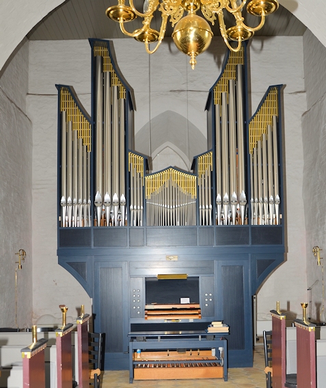 Stouby Kirke,  Hedensted Provsti. All © copyright Jens Kinkel