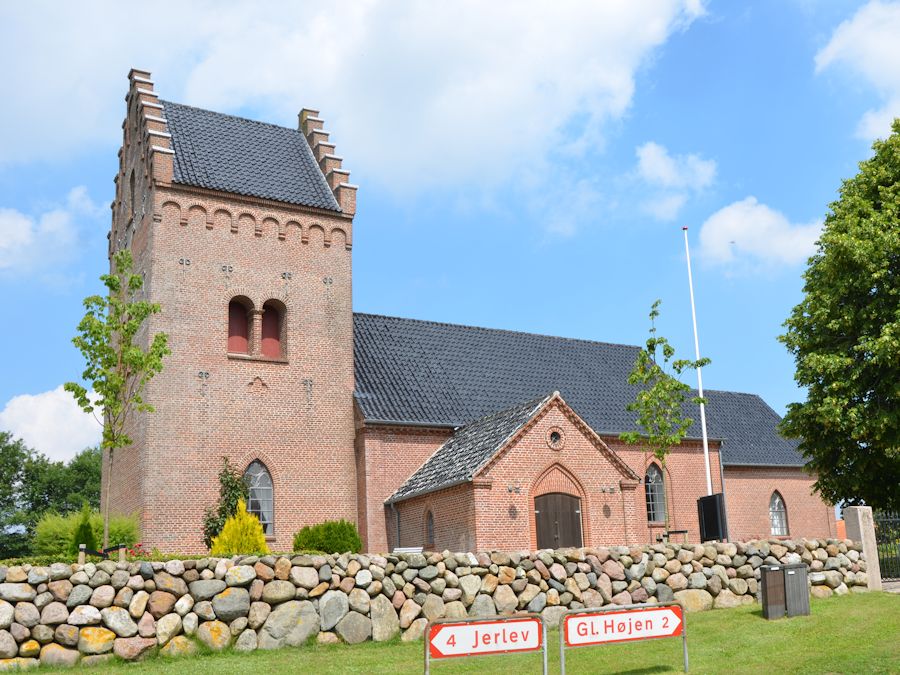 H�jen Kirke,  Vejle Provsti. All � copyright Jens Kinkel