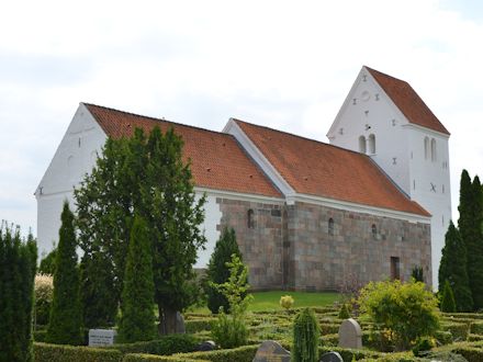 �ster Starup Kirke,  Vejle Provsti. All � copyright Jens Kinkel