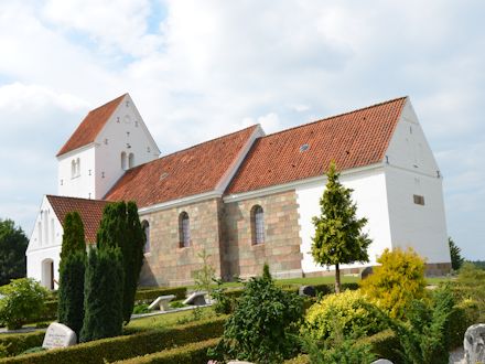 �ster Starup Kirke,  Vejle Provsti. All � copyright Jens Kinkel