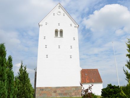 �ster Starup Kirke,  Vejle Provsti. All � copyright Jens Kinkel