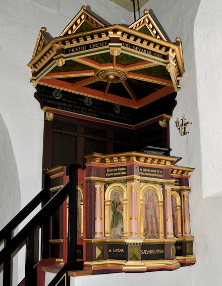 �ster Starup Kirke,  Vejle Provsti. All � copyright Jens Kinkel