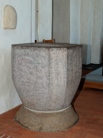 Blistrup Kirke, Frederiksv�rk Provsti. All � copyright Jens Kinkel