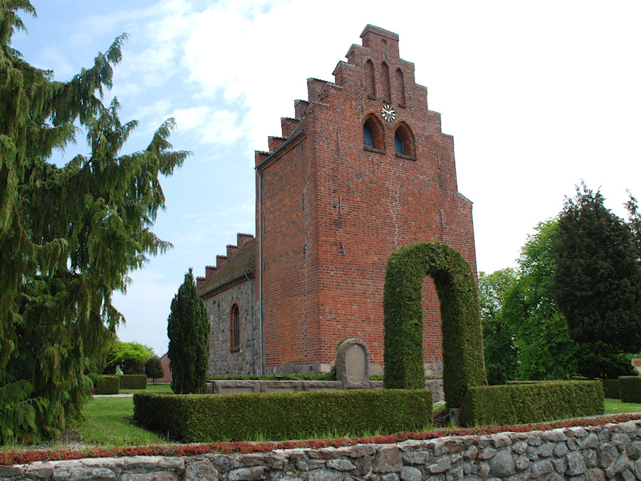 Blovstr�d Kirke, Hiller�d Provsti. All � copyright Jens Kinkel