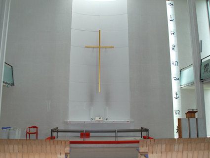 Engholmkirke, Hiller�d Provsti. All � copyright Jens Kinkel