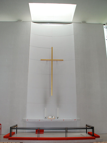 Engholmkirke, Hiller�d Provsti. All � copyright Jens Kinkel