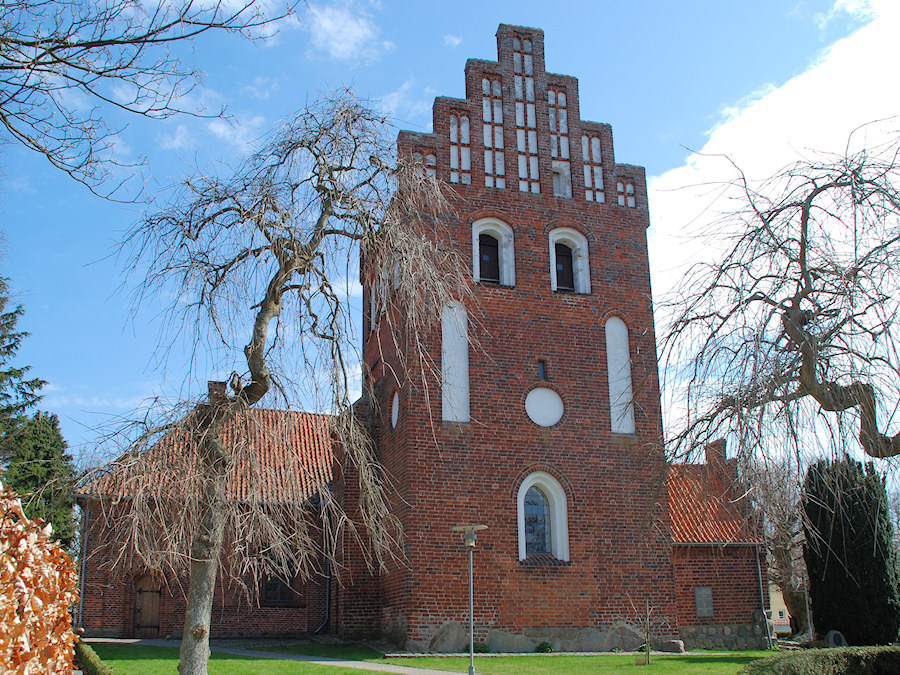 Esb�nderup Kirke, Frederiksv�rk Provsti. All � copyright Jens Kinkel