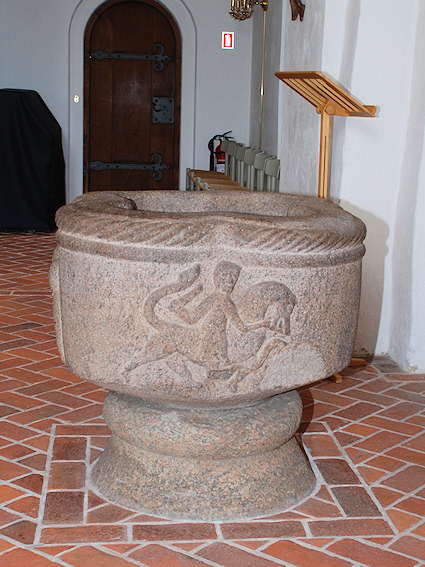 Esb�nderup Kirke, Frederiksv�rk Provsti. All � copyright Jens Kinkel