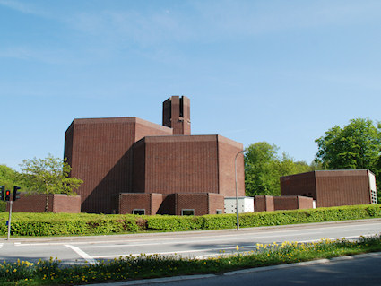 Gammel Holte Kirke, Rudersdal Provsti. All © copyright Jens Kinkel