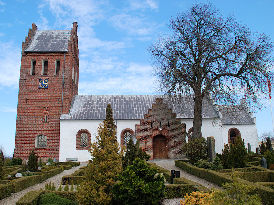 Gr�sted Kirke, Frederiksv�rk Provsti. All � copyright Jens Kinkel