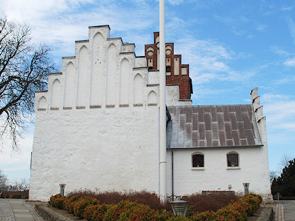 Gr�sted Kirke, Frederiksv�rk Provsti. All � copyright Jens Kinkel
