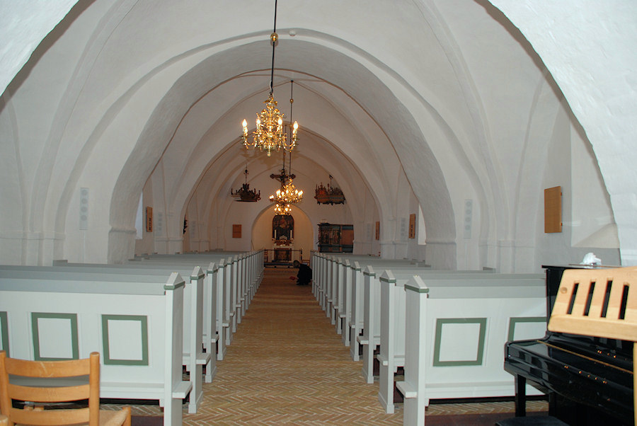 Gr�sted Kirke, Frederiksv�rk Provsti. All � copyright Jens Kinkel