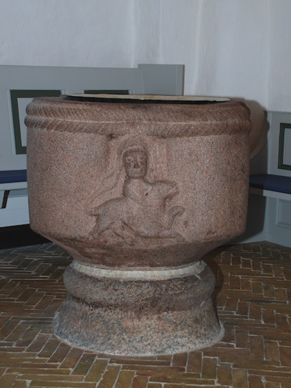 Gr�sted Kirke, Frederiksv�rk Provsti. All � copyright Jens Kinkel