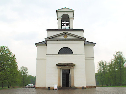 H�rsholm Kirke, Fredensborg Provsti. All � copyright Jens Kinkel