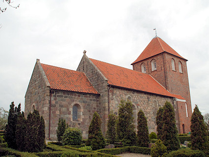 Lille Lyngby Kirke, Hiller�d Provsti. All � copyright Jens Kinkel