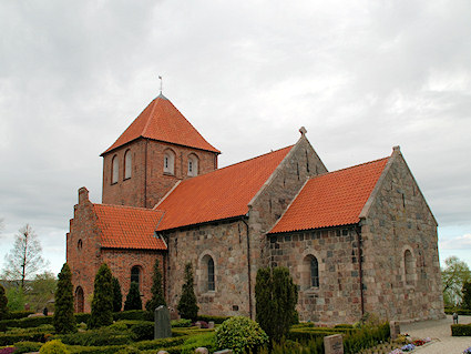 Lille Lyngby Kirke, Hiller�d Provsti. All � copyright Jens Kinkel