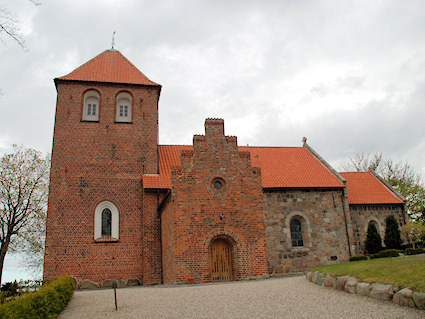 Lille Lyngby Kirke, Hiller�d Provsti. All � copyright Jens Kinkel