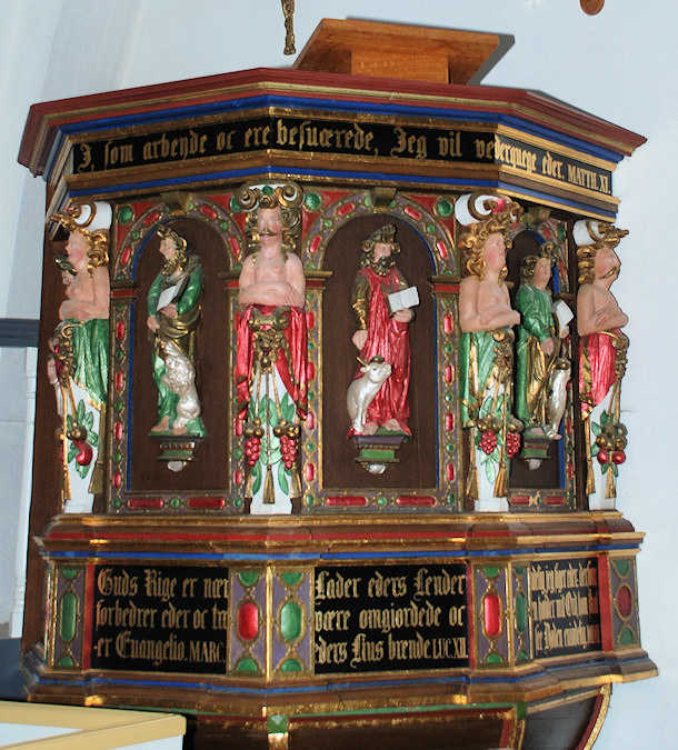 Lille Lyngby Kirke, Hiller�d Provsti. All � copyright Jens Kinkel