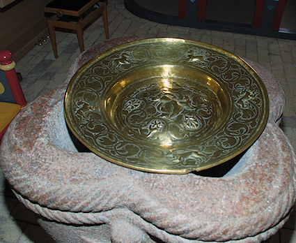 Lille Lyngby Kirke, Hiller�d Provsti. All � copyright Jens Kinkel