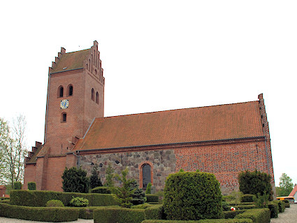 Liller�d Kirke, Hiller�d Provsti. All � copyright Jens Kinkel