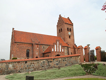 Liller�d Kirke, Hiller�d Provsti. All � copyright Jens Kinkel
