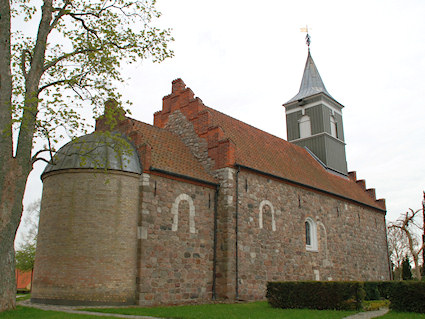 N�debo Kirke, Hiller�d Provsti. All � copyright Jens Kinkel