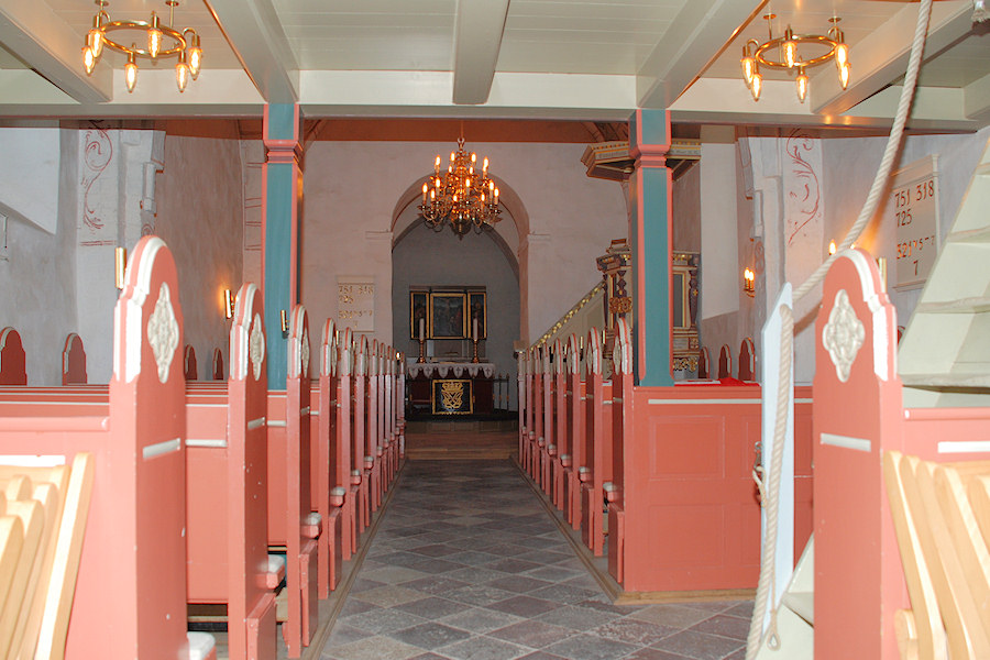 N�debo Kirke, Hiller�d Provsti. All � copyright Jens Kinkel