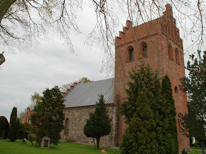 Str� Kirke, Hiller�d Provsti. All � copyright Jens Kinkel