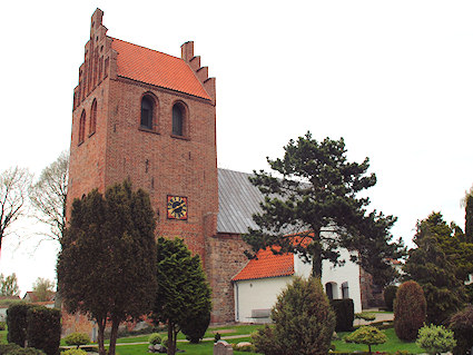 Str� Kirke, Hiller�d Provsti. All � copyright Jens Kinkel