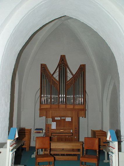 Str� Kirke, Hiller�d Provsti. All � copyright Jens Kinkel