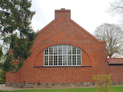 Uller�d Kirke, Hiller�d Provsti. All � copyright Jens Kinkel